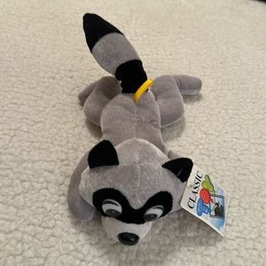Classic brand bandit raccoon plush animal / NWT / S-9